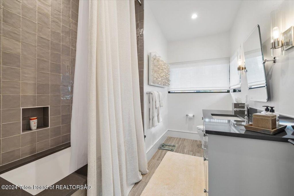 400 HIDDEN HOLLOW Drive, Jackson, WY 83001 photo 17