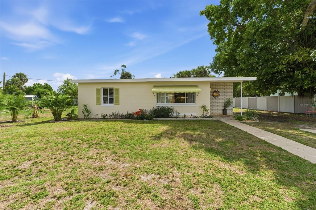 Image 2 of property listing at 21921 BEVERLY AVENUE, Port Charlotte, FL 33952