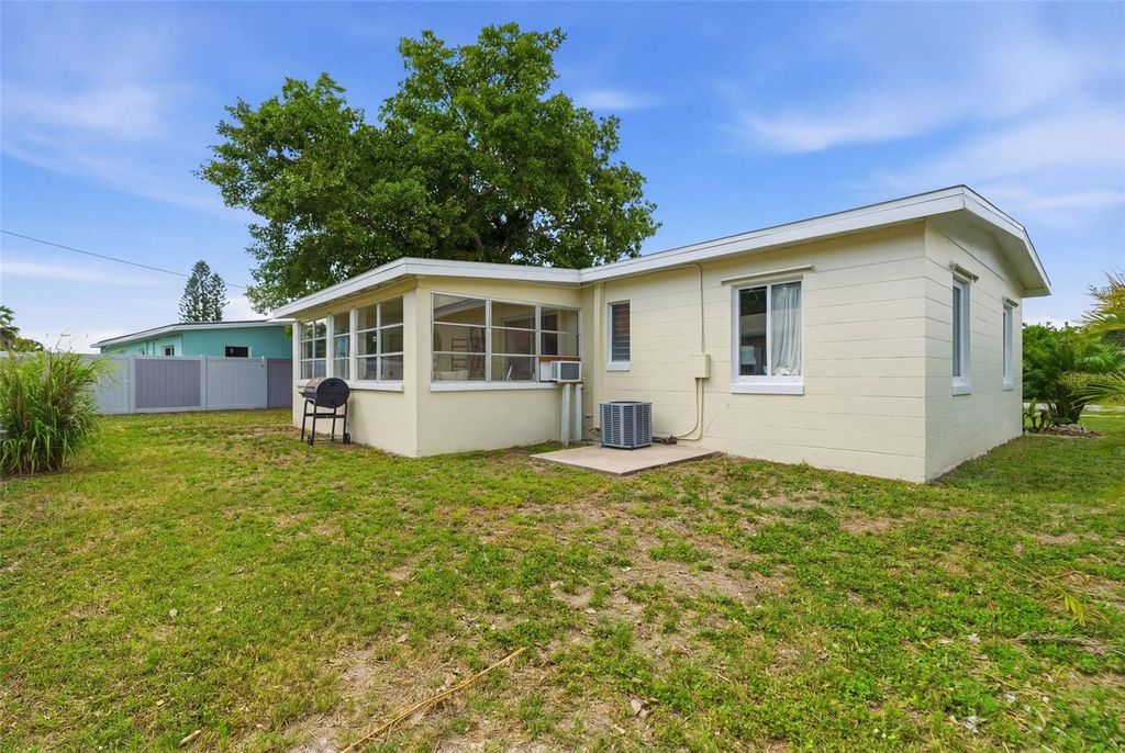 Image 35 of property listing at 21921 BEVERLY AVENUE, Port Charlotte, FL 33952