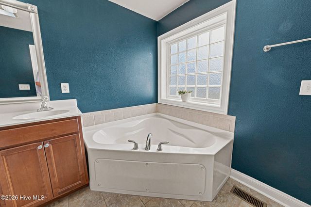 636 Millbrooke Circle, Elizabeth City, NC 27909