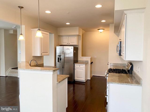 24622 SEACLIFF TER, Aldie, VA 20105