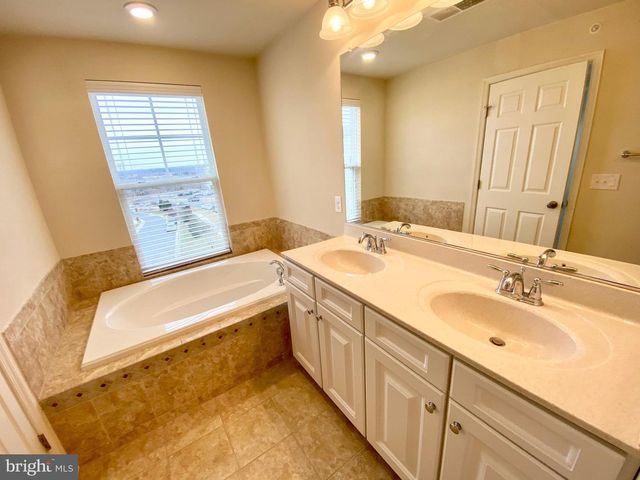 24622 SEACLIFF TER, Aldie, VA 20105