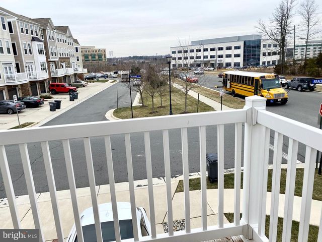 24622 SEACLIFF TER, Aldie, VA 20105