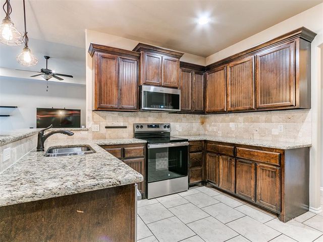 1595 Red River Circle, Edmond, OK 73025