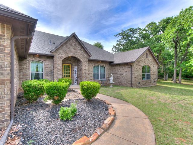 1595 Red River Circle, Edmond, OK 73025