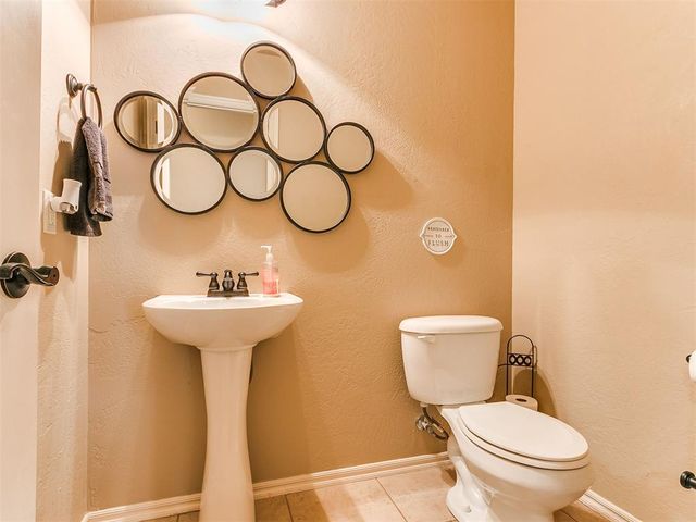 1595 Red River Circle, Edmond, OK 73025