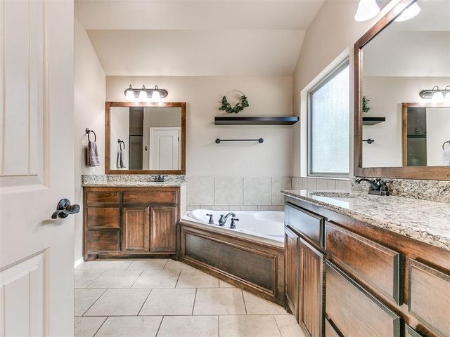 1595 Red River Circle, Edmond, OK 73025