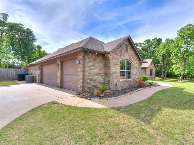1595 Red River Circle, Edmond, OK 73025