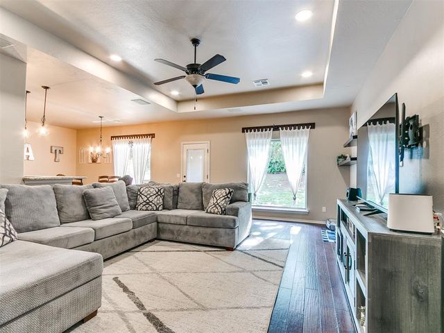 1595 Red River Circle, Edmond, OK 73025