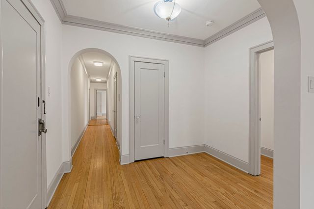 650 Hinman Avenue 2B, Evanston, IL 60202