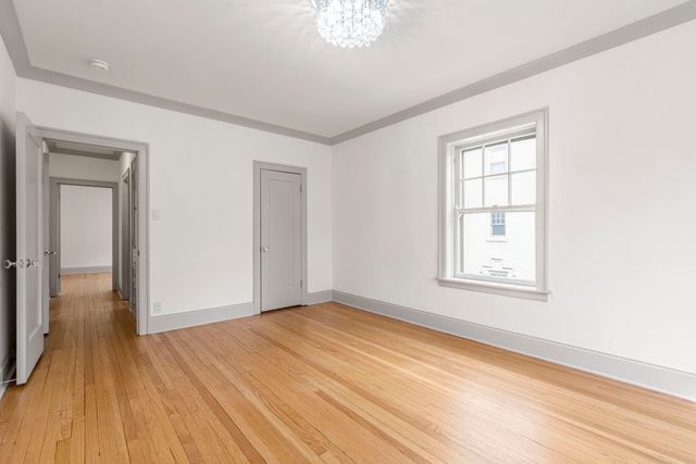 650 Hinman Avenue 2B, Evanston, IL 60202