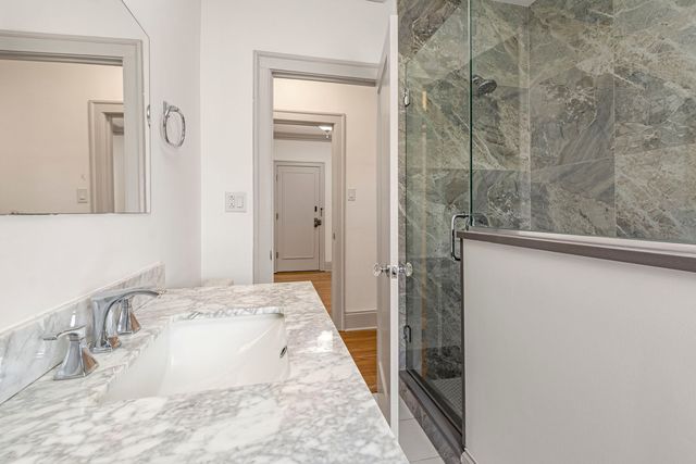 650 Hinman Avenue 2B, Evanston, IL 60202