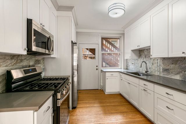 650 Hinman Avenue 2B, Evanston, IL 60202