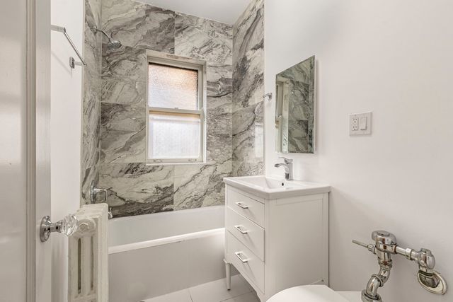 650 Hinman Avenue 2B, Evanston, IL 60202