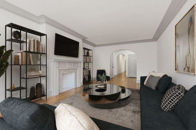 650 Hinman Avenue 2B, Evanston, IL 60202