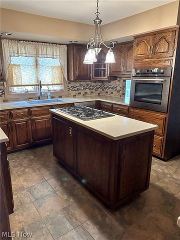 4049 Alvacardo Street, Canfield, OH 44406