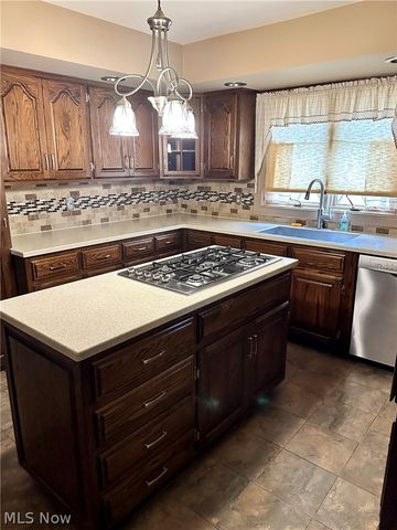 4049 Alvacardo Street, Canfield, OH 44406