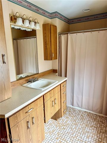 4049 Alvacardo Street, Canfield, OH 44406