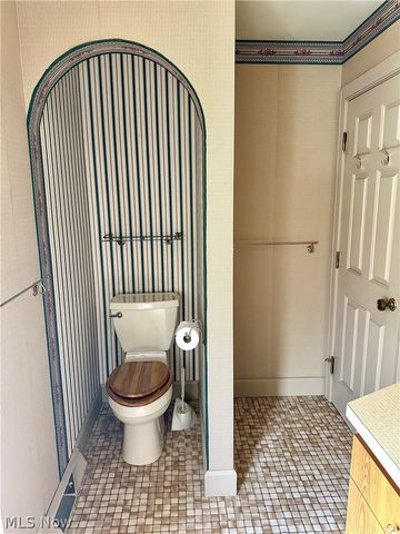 4049 Alvacardo Street, Canfield, OH 44406