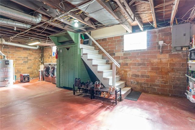 923 Vermont Ave, Glassport, PA 15045