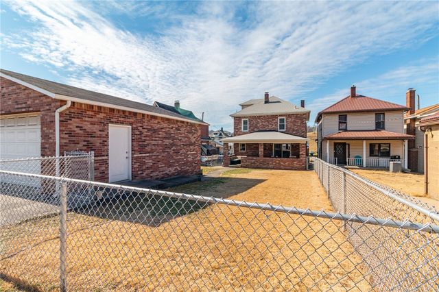 923 Vermont Ave, Glassport, PA 15045