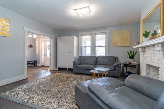 923 Vermont Ave, Glassport, PA 15045