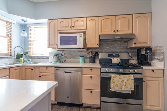 923 Vermont Ave, Glassport, PA 15045