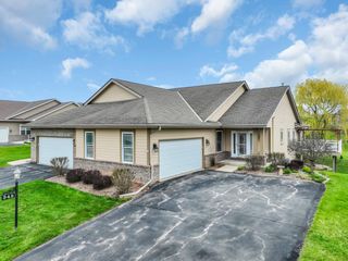 342 Oak Hill CIRCLE, Burlington, WI 53105