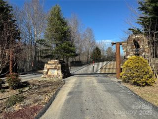 239 Fuji Falls Trail 138, Black Mountain, NC 28711