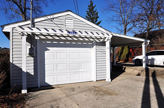 23642 S Shore Drive, Edwardsburg, MI 49112