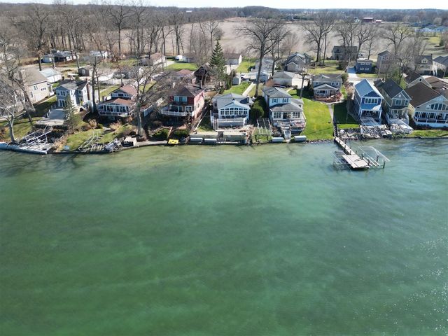 23642 S Shore Drive, Edwardsburg, MI 49112