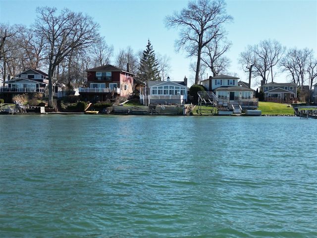 23642 S Shore Drive, Edwardsburg, MI 49112