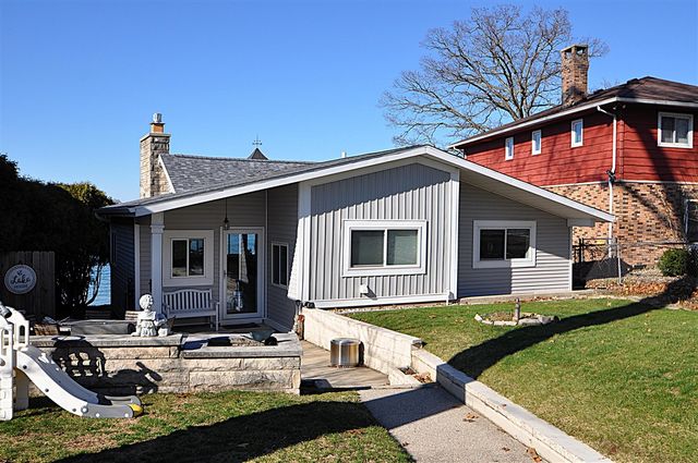 23642 S Shore Drive, Edwardsburg, MI 49112