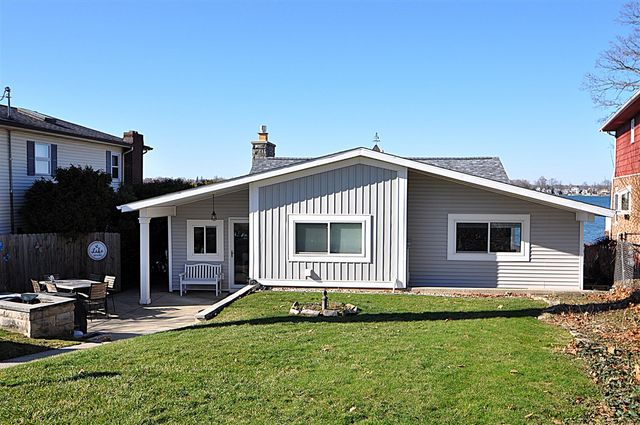 23642 S Shore Drive, Edwardsburg, MI 49112