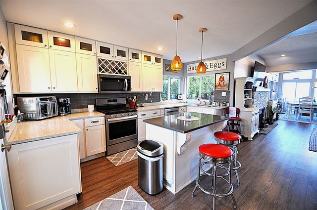 23642 S Shore Drive, Edwardsburg, MI 49112