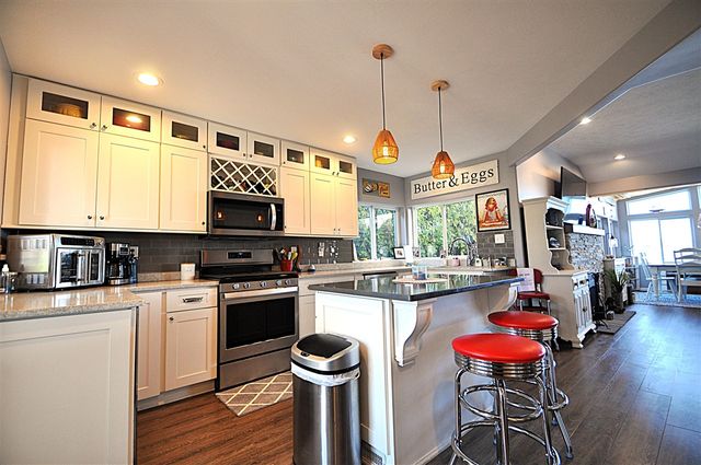 23642 S Shore Drive, Edwardsburg, MI 49112