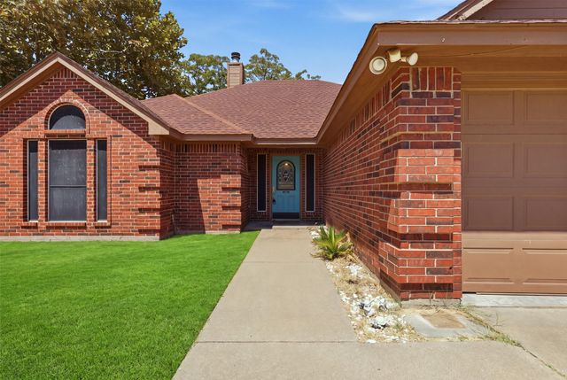 1507 Saddle Creek Court, Granbury, TX 76048