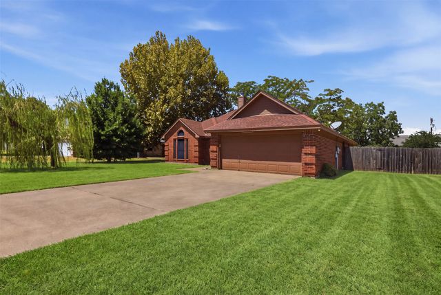 1507 Saddle Creek Court, Granbury, TX 76048