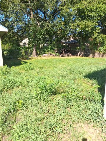 319 W Moore Street, Sherman, TX 75090