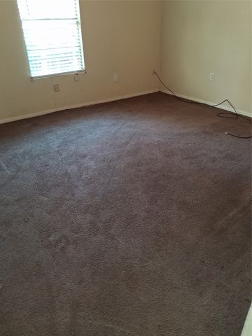 319 W Moore Street, Sherman, TX 75090