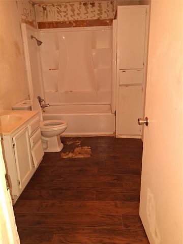 319 W Moore Street, Sherman, TX 75090