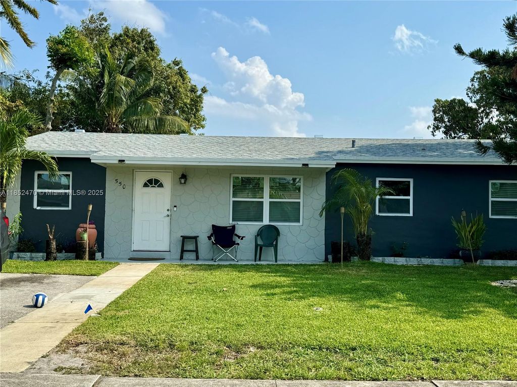 550 SW 11th Dr, Deerfield Beach, FL 33441