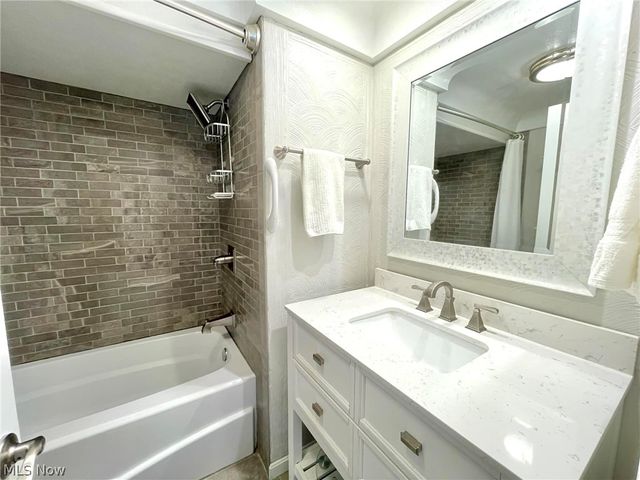 204 May Lane, Wintersville, OH 43953