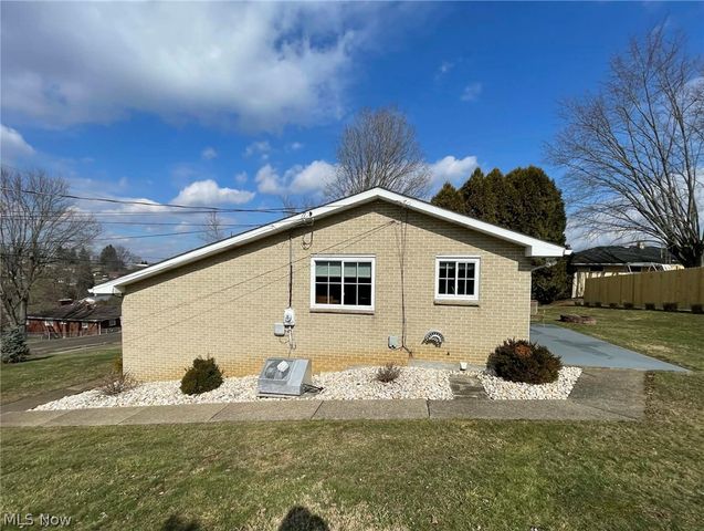 204 May Lane, Wintersville, OH 43953