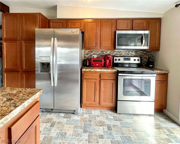 204 May Lane, Wintersville, OH 43953