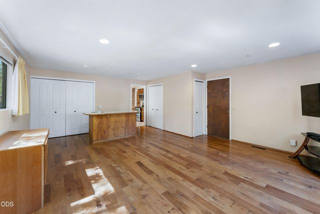 340 Dawn Allan Drive, Grants Pass, OR 97527