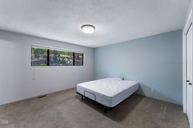 340 Dawn Allan Drive, Grants Pass, OR 97527