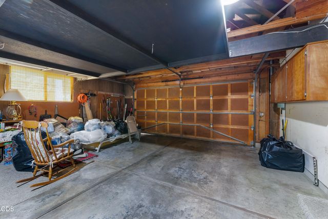 340 Dawn Allan Drive, Grants Pass, OR 97527
