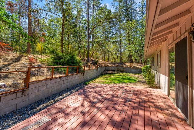 340 Dawn Allan Drive, Grants Pass, OR 97527