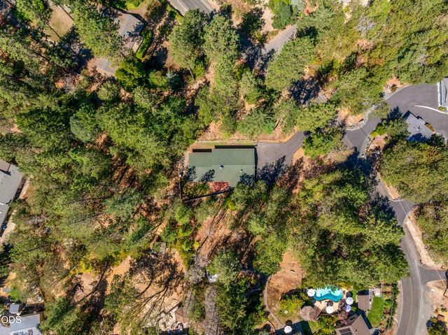 340 Dawn Allan Drive, Grants Pass, OR 97527